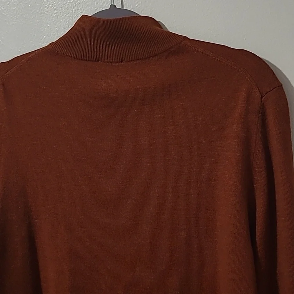JoS A Bank Traveler Men's L Rust Merino wool Sweater Qtr zip Henley quiet luxury